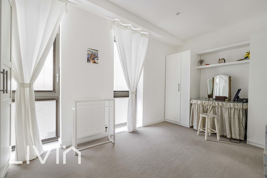 4 bed end of terrace house for sale in Nihill Place, Croydon 17