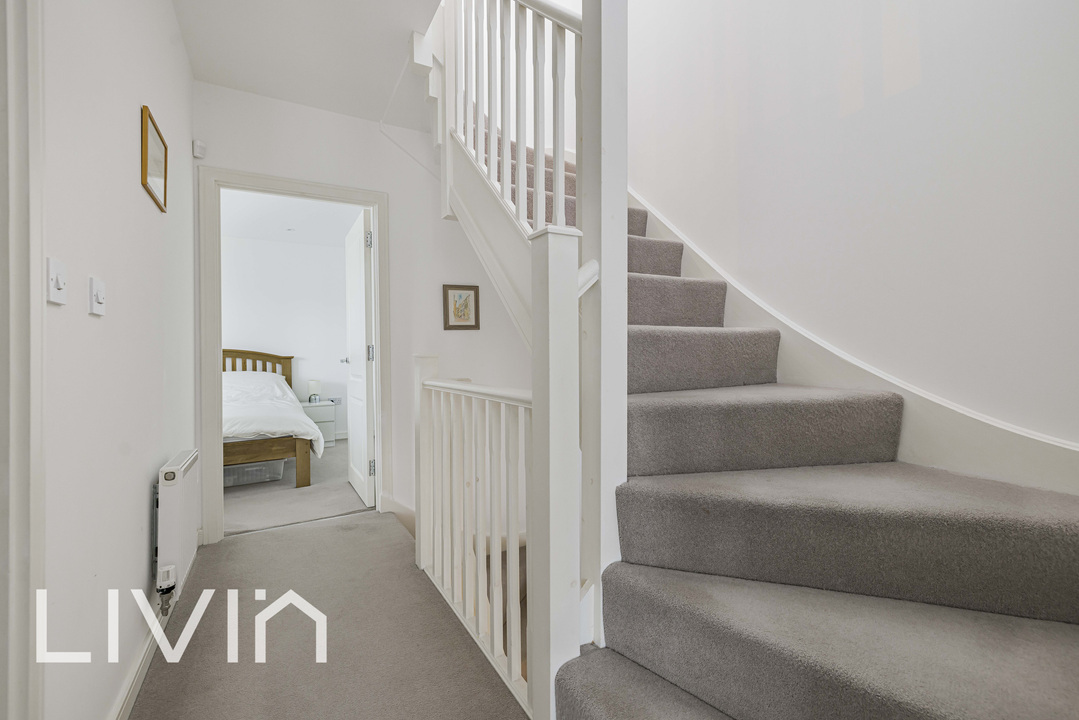 4 bed end of terrace house for sale in Nihill Place, Croydon 19