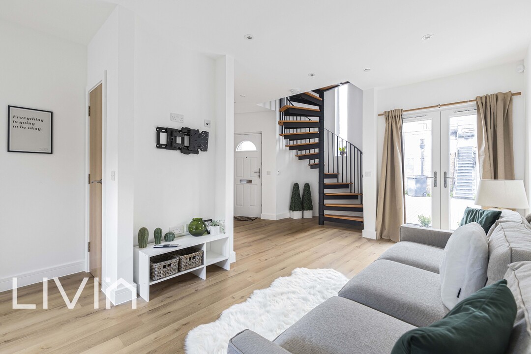 2 bed end of terrace house for sale in Goschen Mews, Selsdon 3