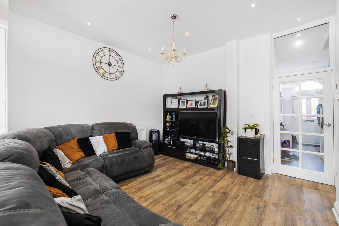 4 bed terraced house for sale in Khama Road, London  - Property Image 5