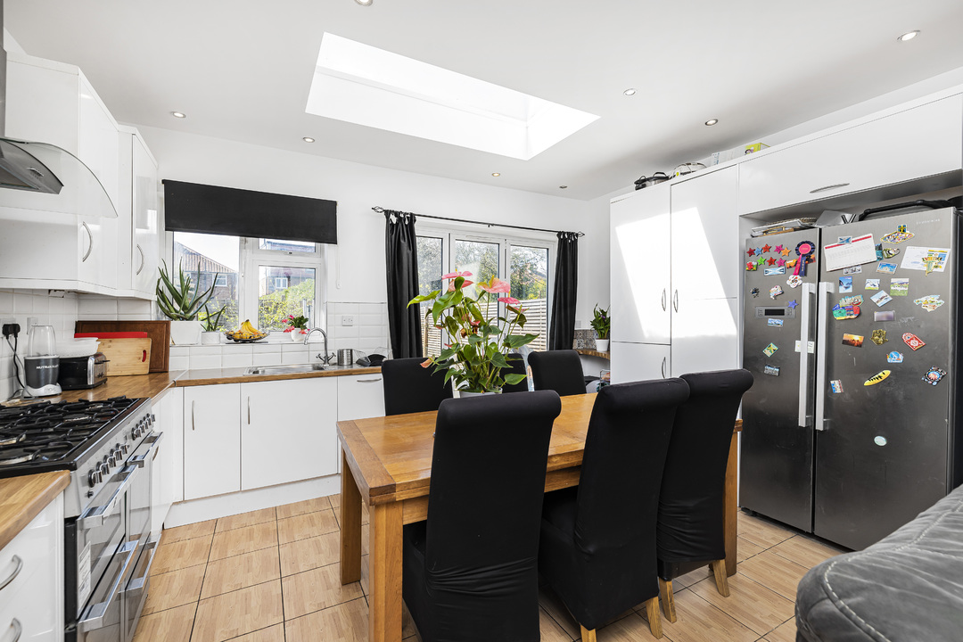 4 bed terraced house for sale in Khama Road, London  - Property Image 10