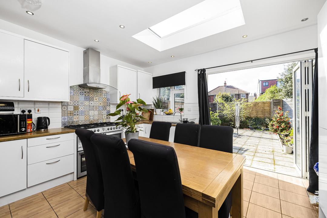 4 bed terraced house for sale in Khama Road, London  - Property Image 6