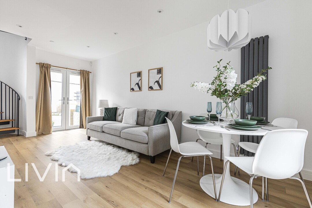 2 bed house for sale in Goschen Mews, South Croydon 21