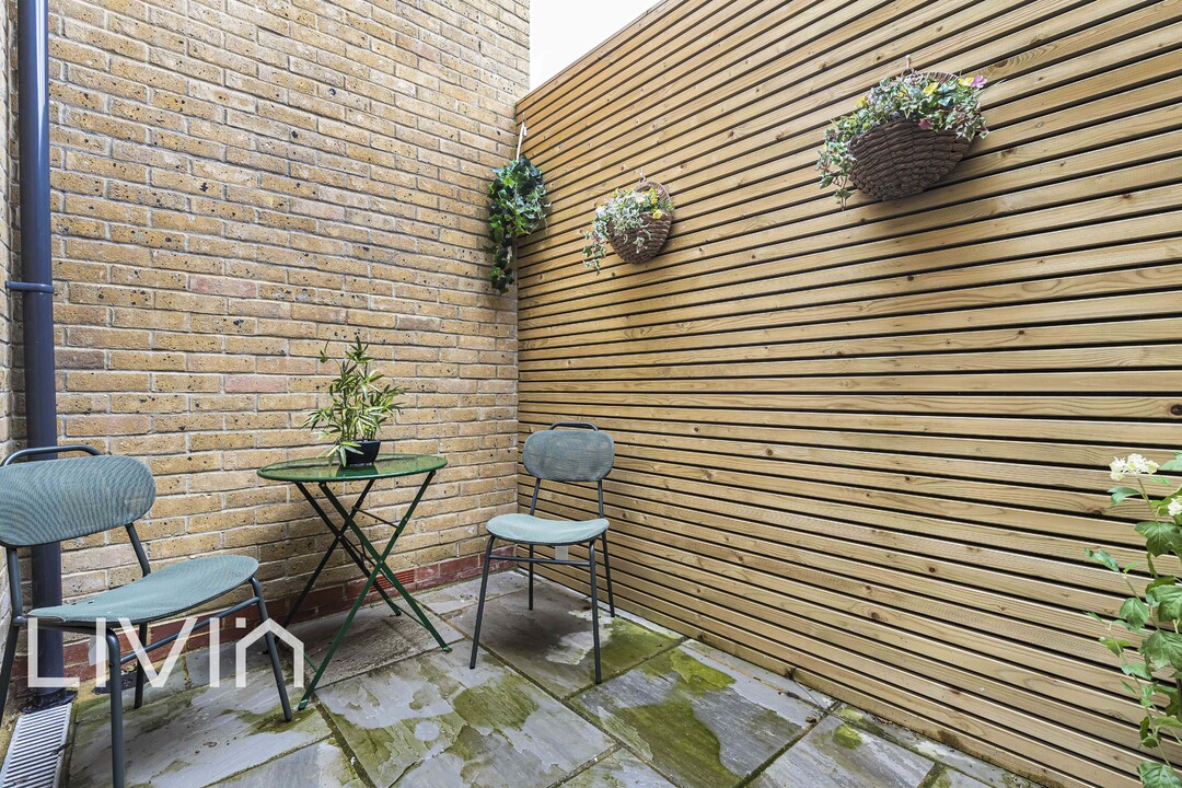 2 bed house for sale in Goschen Mews, South Croydon 26