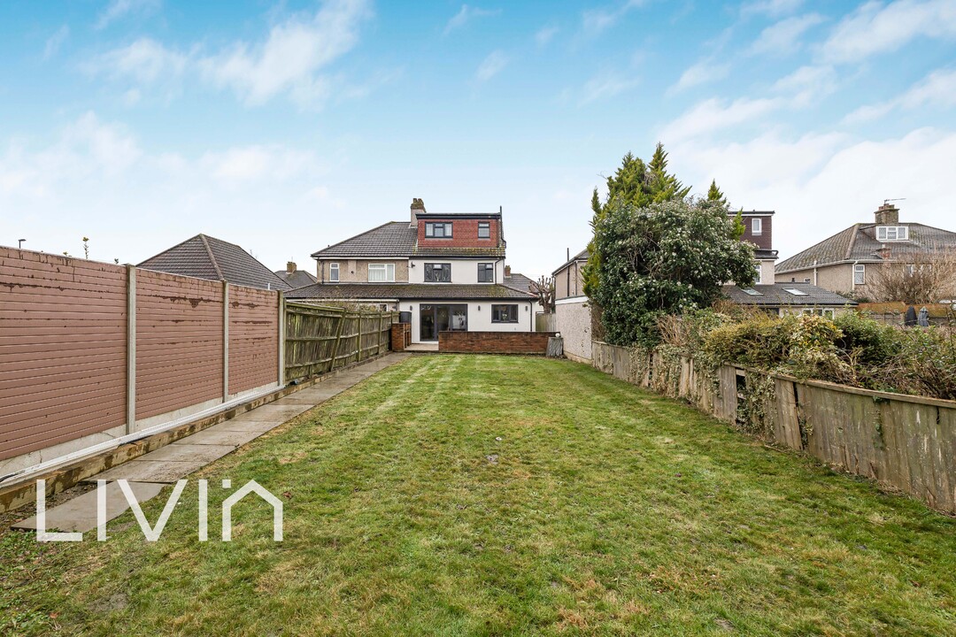 4 bed semi-detached house for sale in Princes Avenue, South Croydon  - Property Image 8