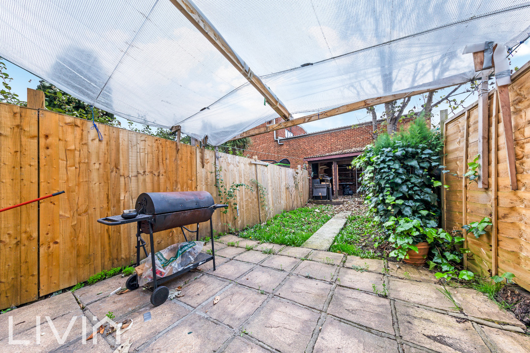 2 bed terraced house for sale in Gloucester Road, Croydon  - Property Image 11