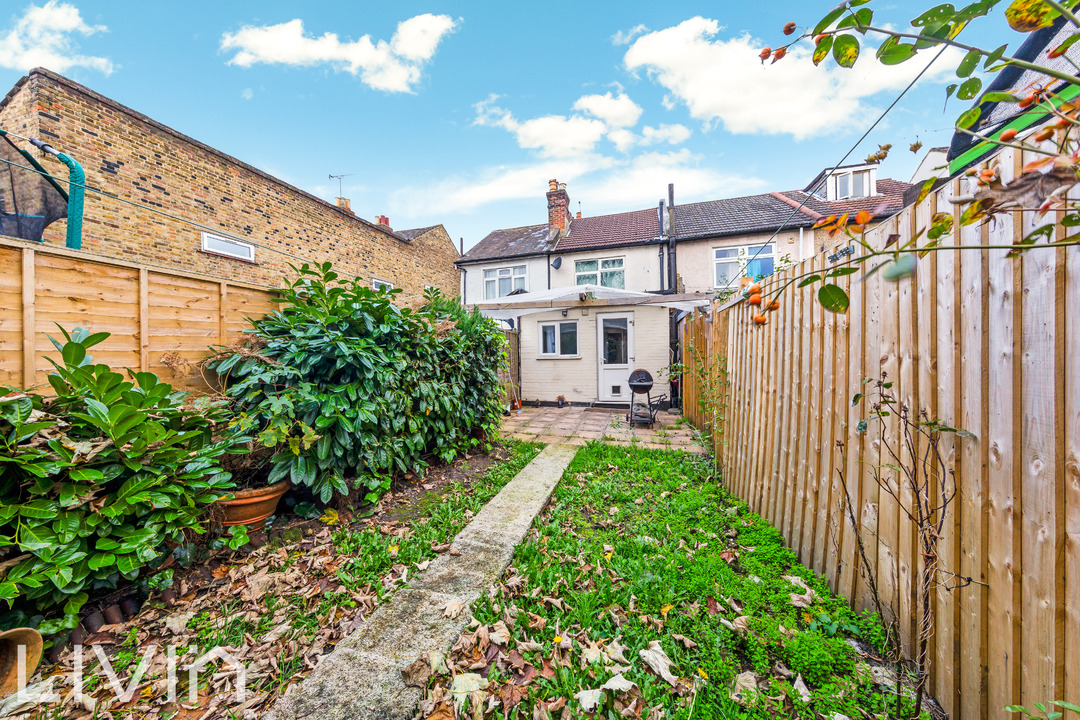 2 bed terraced house for sale in Gloucester Road, Croydon  - Property Image 12