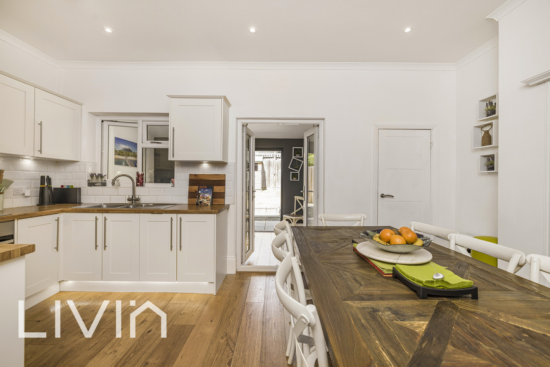 3 bed terraced house for sale in Beechwood Avenue, Thornton Heath  - Property Image 2