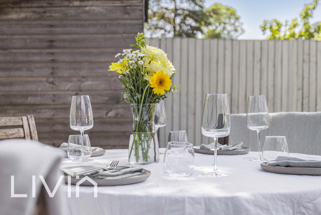 3 bed apartment for sale in Woodside Green, London 11