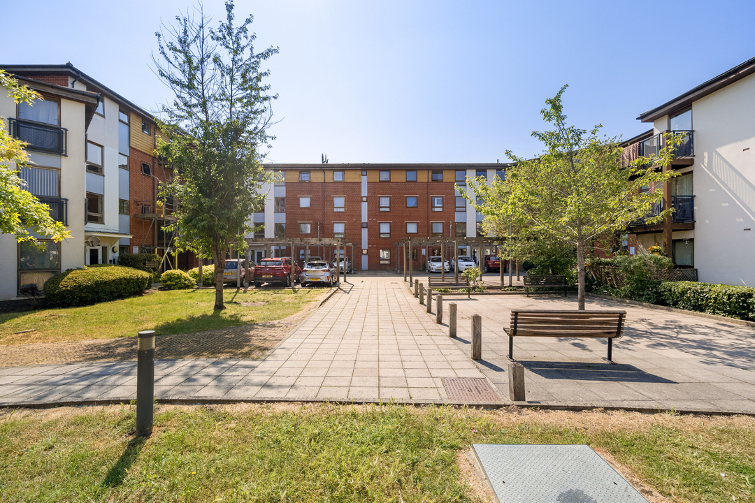 2 bed apartment for sale in Innerd Court, Croydon  - Property Image 11