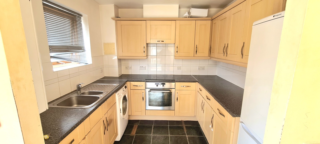 2 bed apartment for sale in Innerd Court, Croydon  - Property Image 4