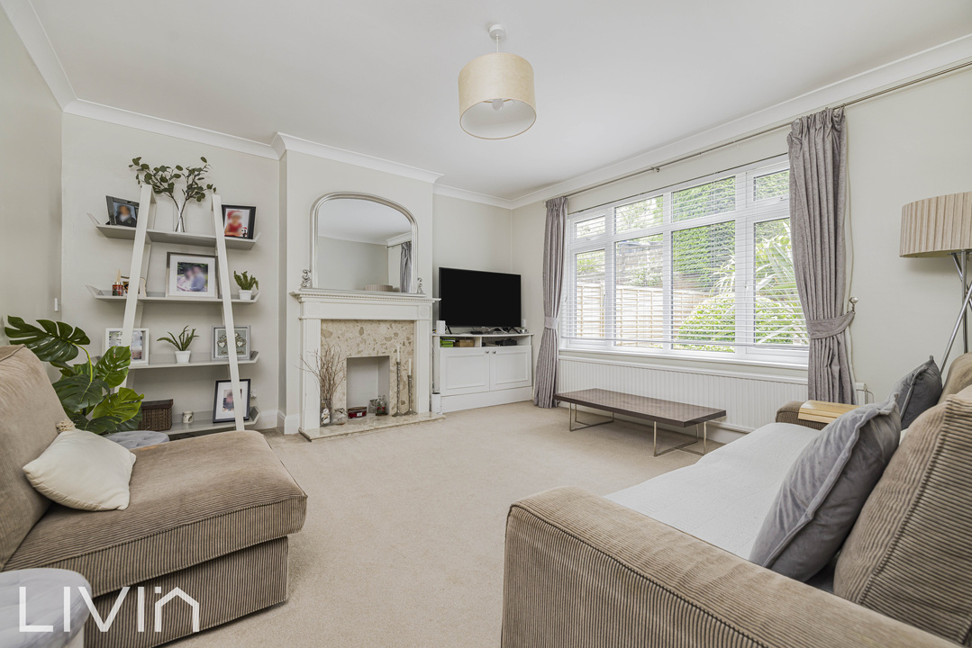 3 bed house for sale in Kingsdown Avenue, South Croydon  - Property Image 2