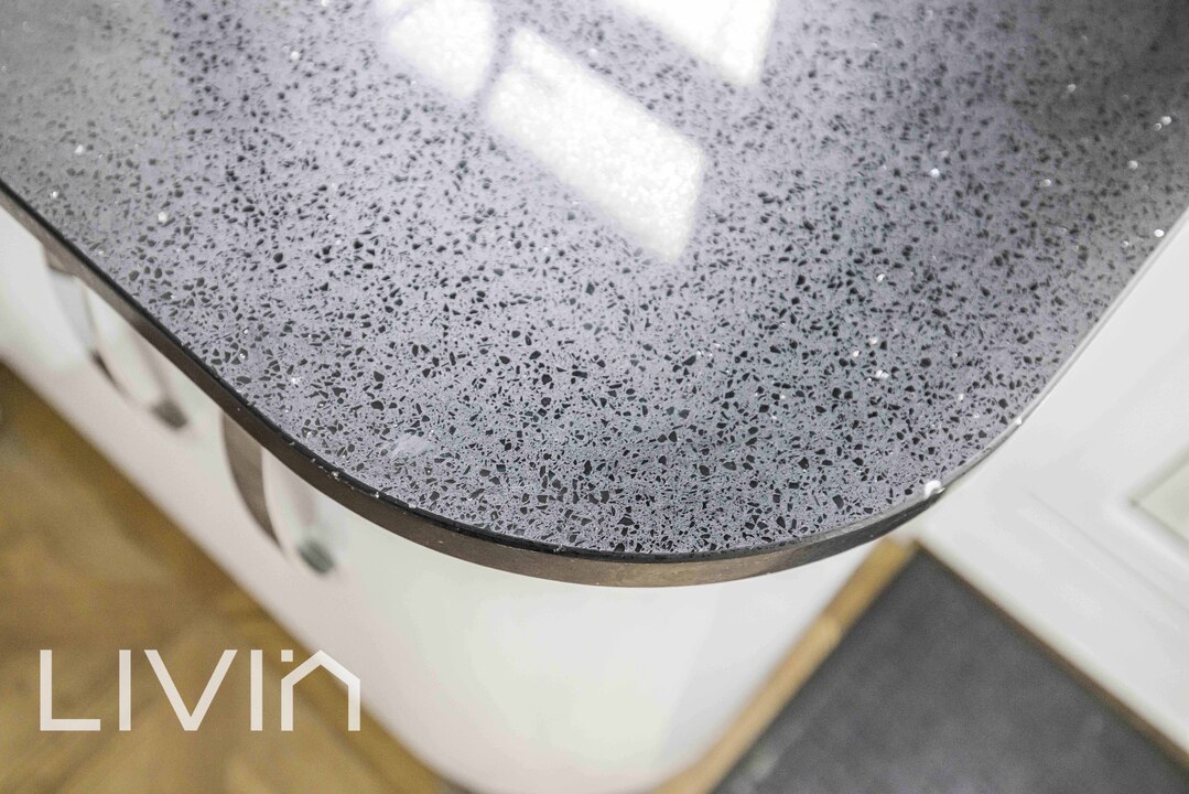 2 bed end of terrace house to rent in Ravenswood Road, Croydon 9