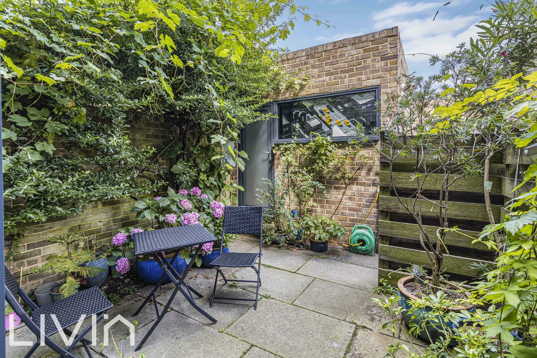 4 bed terraced house for sale in Wavell Court, Croydon 15