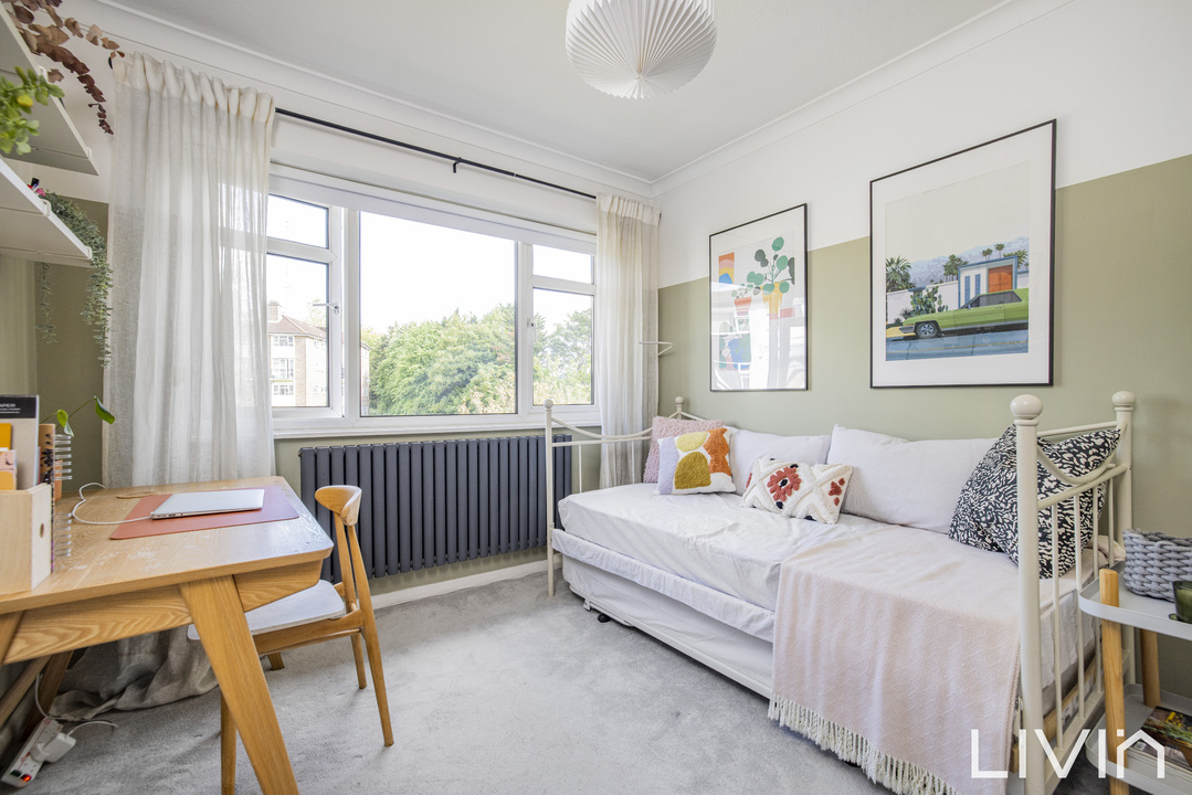 2 bed maisonette for sale in Howden Court, London  - Property Image 5