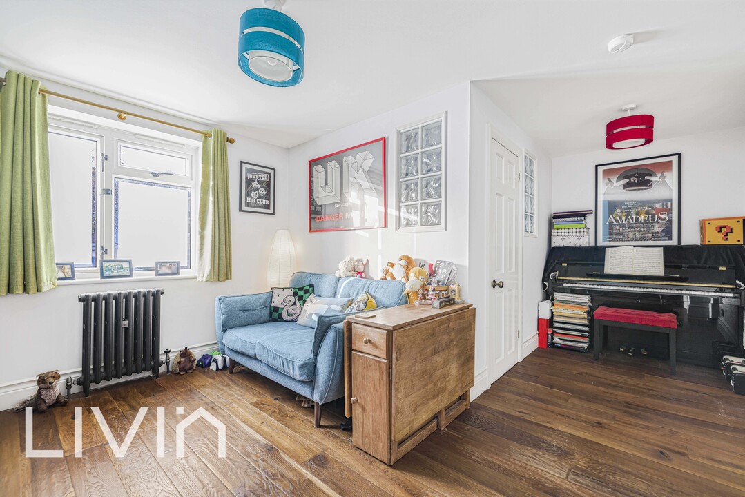 1 bed apartment for sale in Denmark Road, London  - Property Image 1