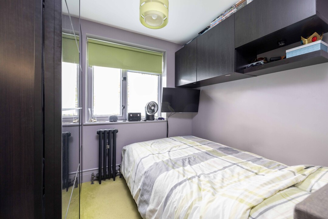 1 bed apartment for sale in Denmark Road, London  - Property Image 4