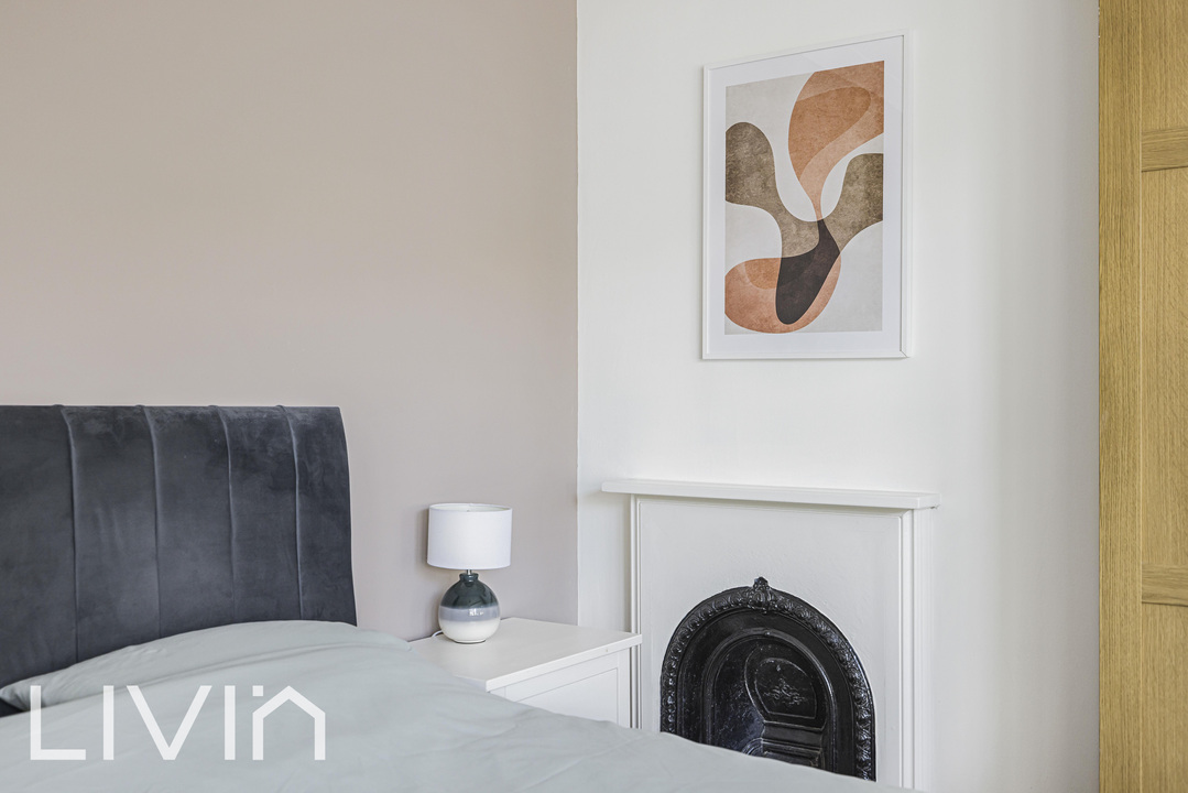2 bed apartment for sale in Southern Avenue, London  - Property Image 3