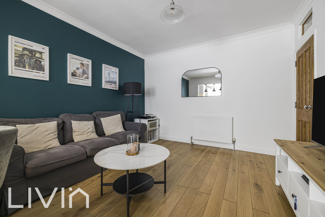 2 bed apartment for sale in Southern Avenue, London  - Property Image 13