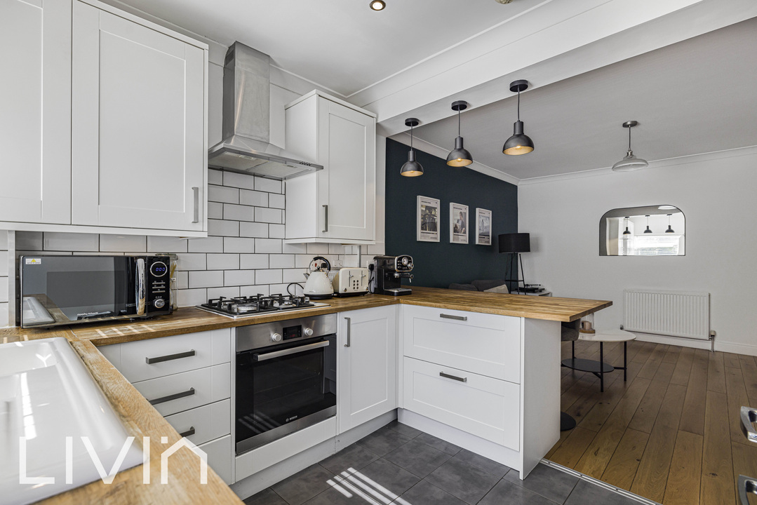 2 bed apartment for sale in Southern Avenue, London  - Property Image 17
