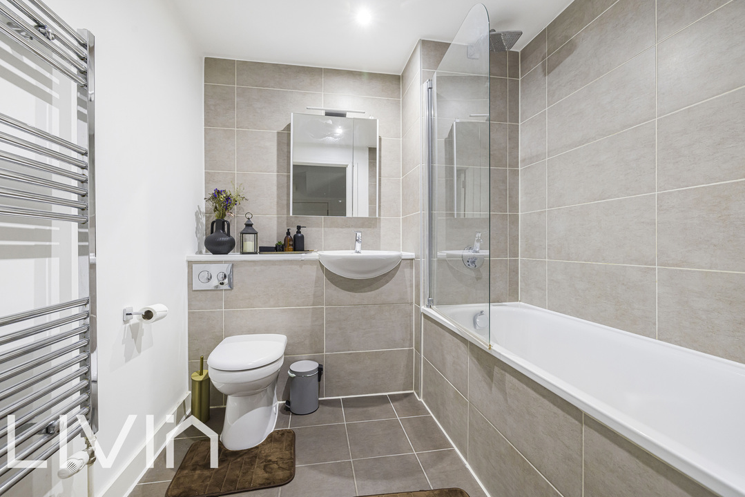 2 bed apartment for sale in Cross Road, Croydon 16