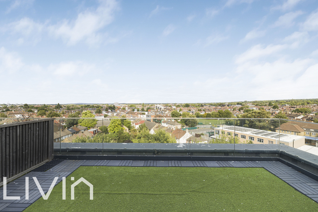 2 bed apartment for sale in Cross Road, Croydon 13