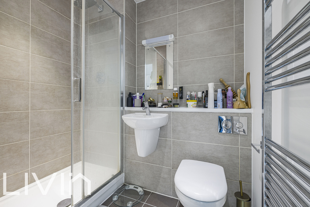 2 bed apartment for sale in Cross Road, Croydon 12