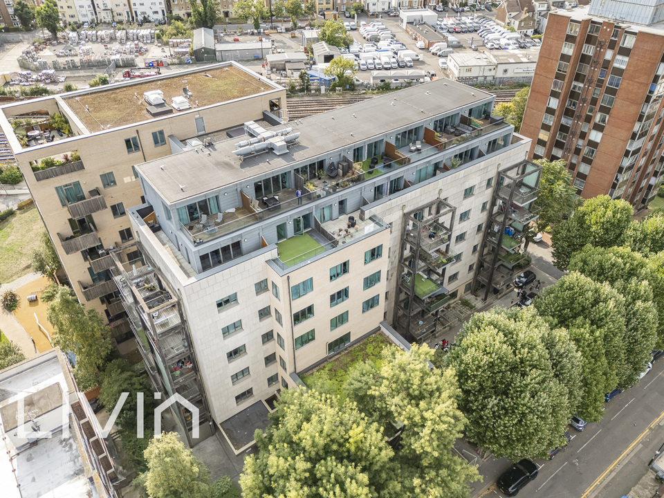 2 bed apartment for sale in Cross Road, Croydon 14