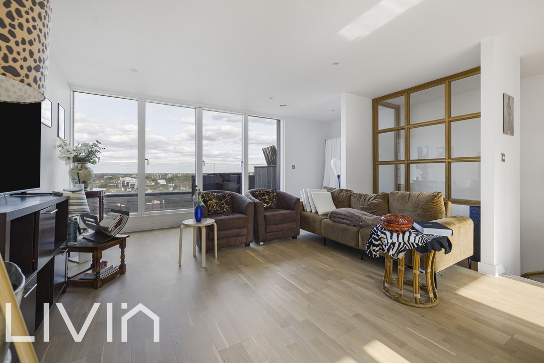 2 bed apartment for sale in Cross Road, Croydon 2