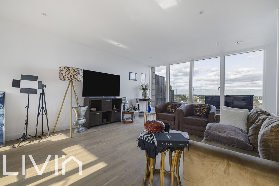 2 bed apartment for sale in Cross Road, Croydon 4