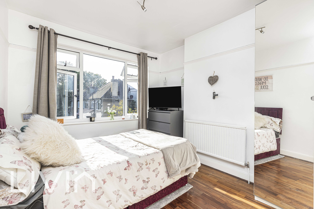 4 bed semi-detached house for sale in Ashburton Road, Croydon  - Property Image 13