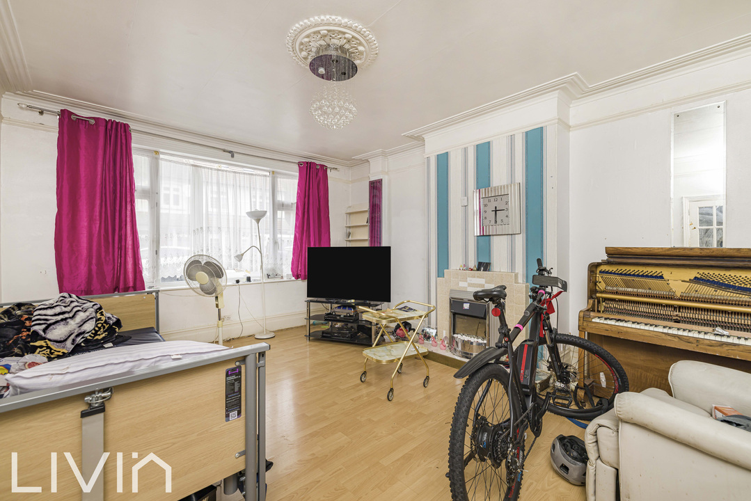3 bed terraced house for sale in Malvern Road, Thornton Heath 3
