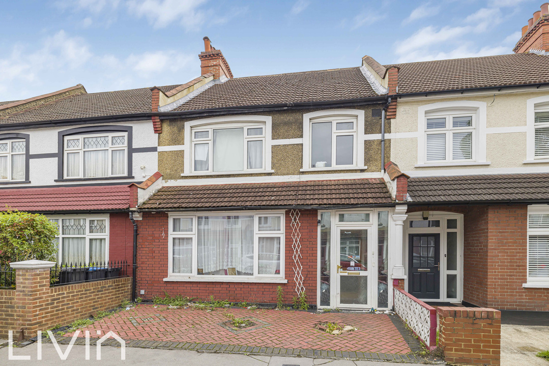 3 bed terraced house for sale in Malvern Road, Thornton Heath  - Property Image 1