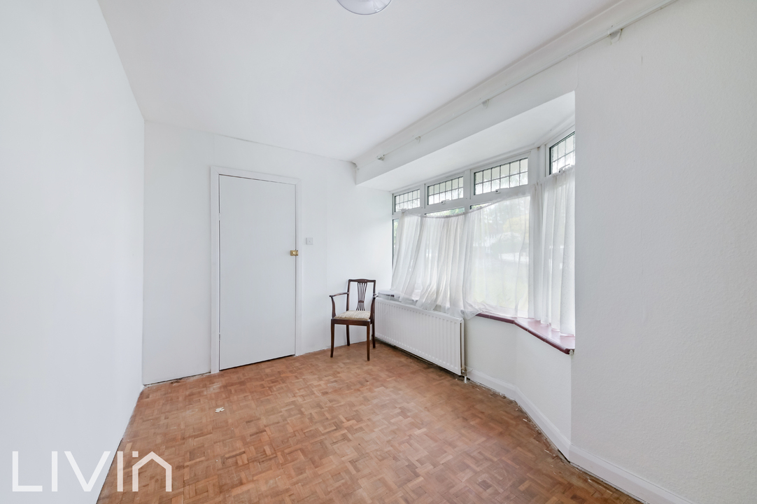5 bed bungalow for sale in Woodcote Park Avenue, Purley  - Property Image 8