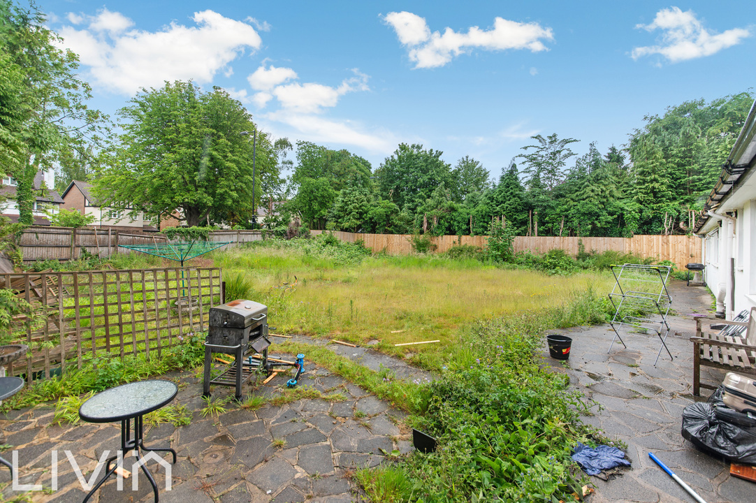 5 bed bungalow for sale in Woodcote Park Avenue, Purley  - Property Image 16
