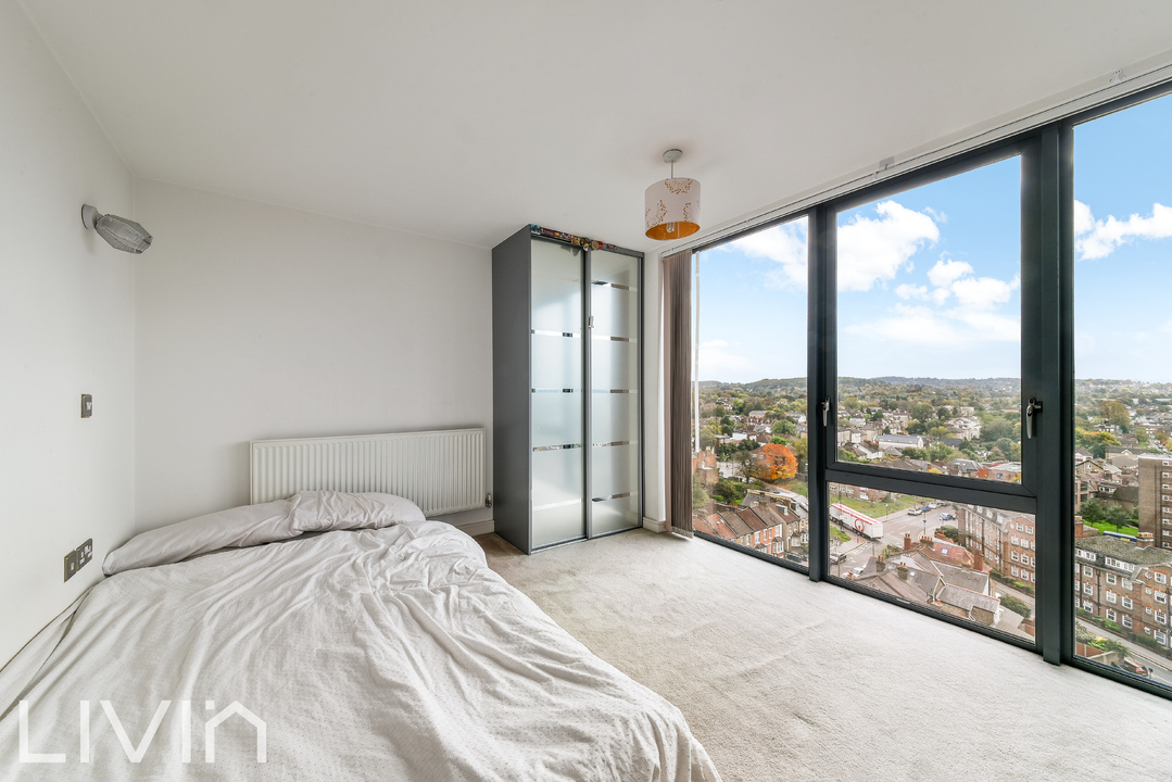 1 bed apartment for sale in Masons Avenue, Croydon - Property Image 1