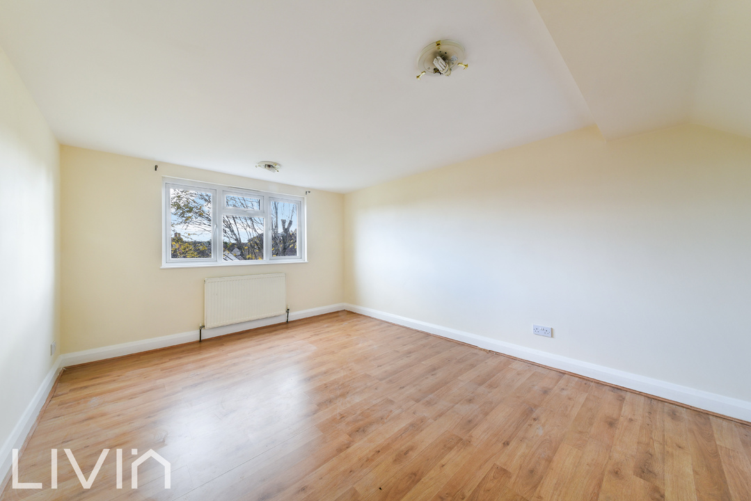 4 bed semi-detached house to rent in Lindfield Road, Croydon 6