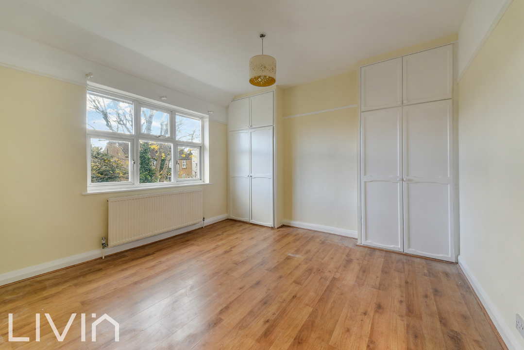 4 bed semi-detached house to rent in Lindfield Road, Croydon 8