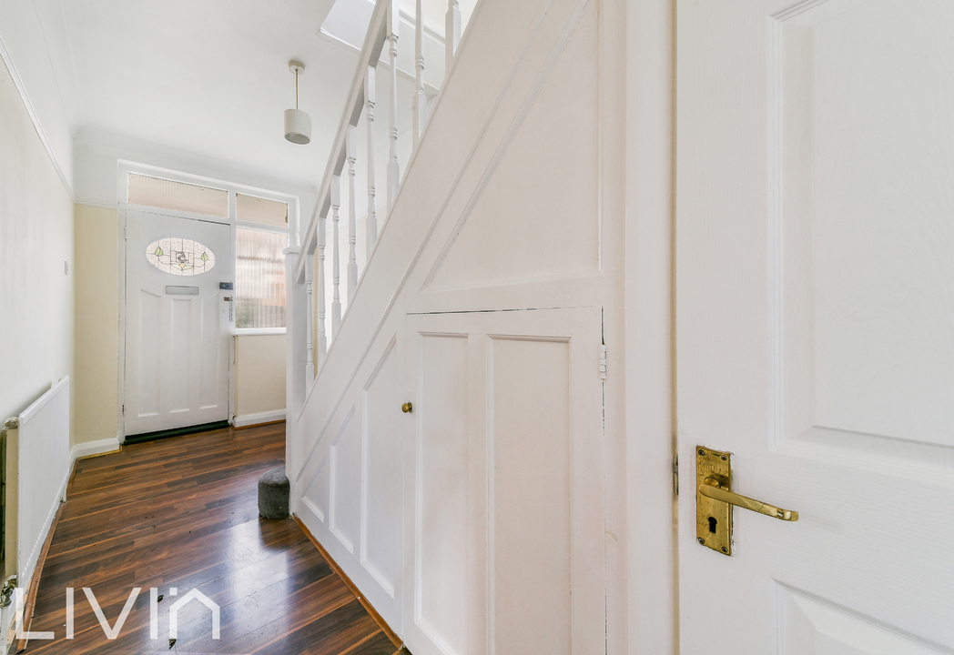 4 bed semi-detached house to rent in Lindfield Road, Croydon 5