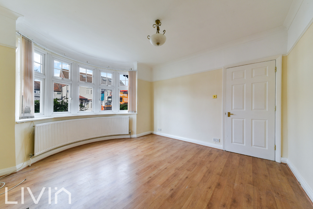 4 bed semi-detached house to rent in Lindfield Road, Croydon 1
