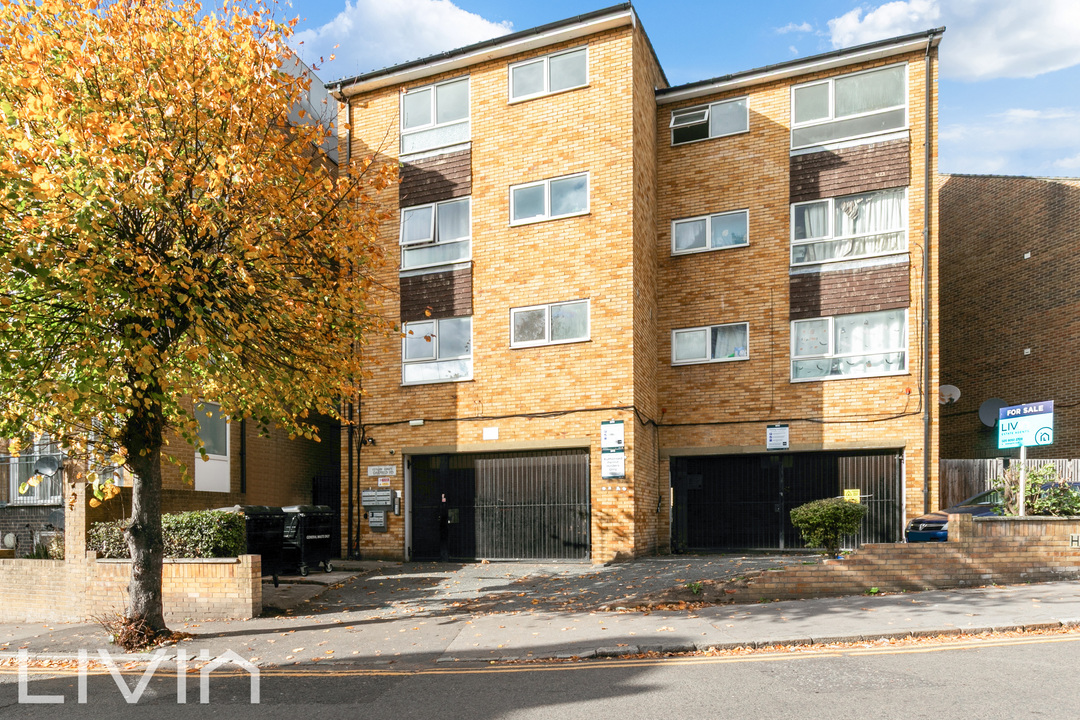 1 bed apartment for sale in Oakfield Road, Croydon, CR0