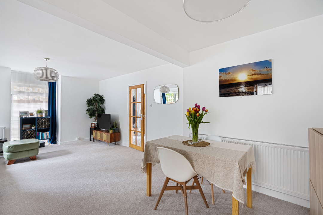 2 bed maisonette for sale in Garden Flat, South Croydon  - Property Image 9