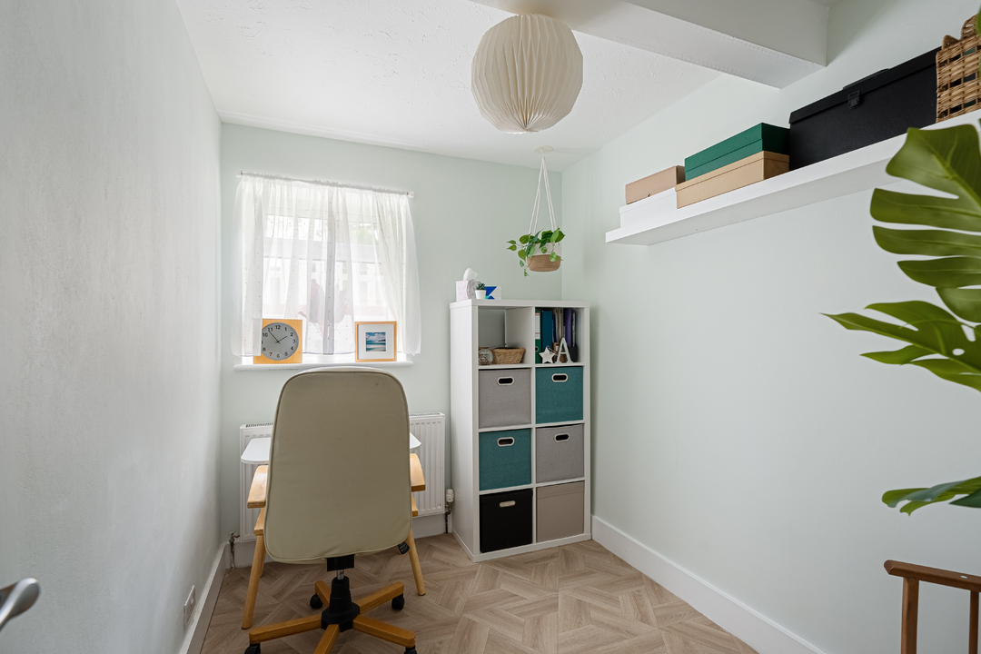 2 bed maisonette for sale in Garden Flat, South Croydon 10