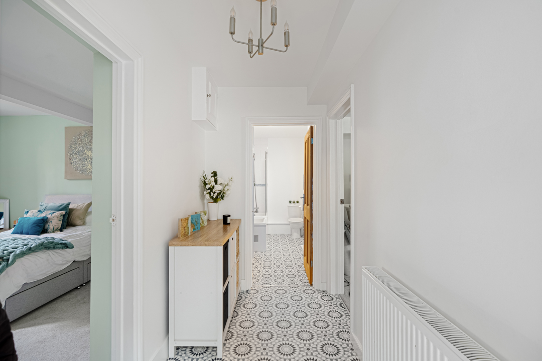 2 bed maisonette for sale in Garden Flat, South Croydon 4