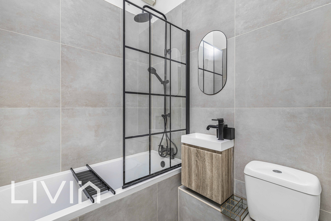 1 bed apartment for sale in Fox Hill, London  - Property Image 9