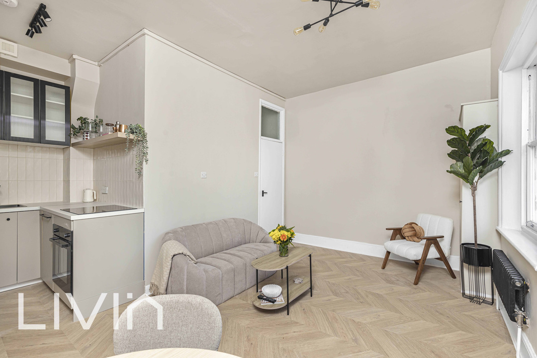 1 bed apartment for sale in Fox Hill, London  - Property Image 4