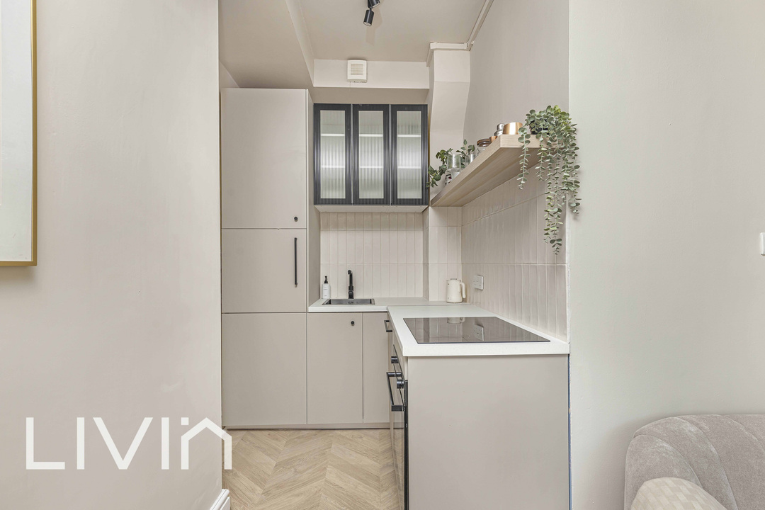 1 bed apartment for sale in Fox Hill, London  - Property Image 2