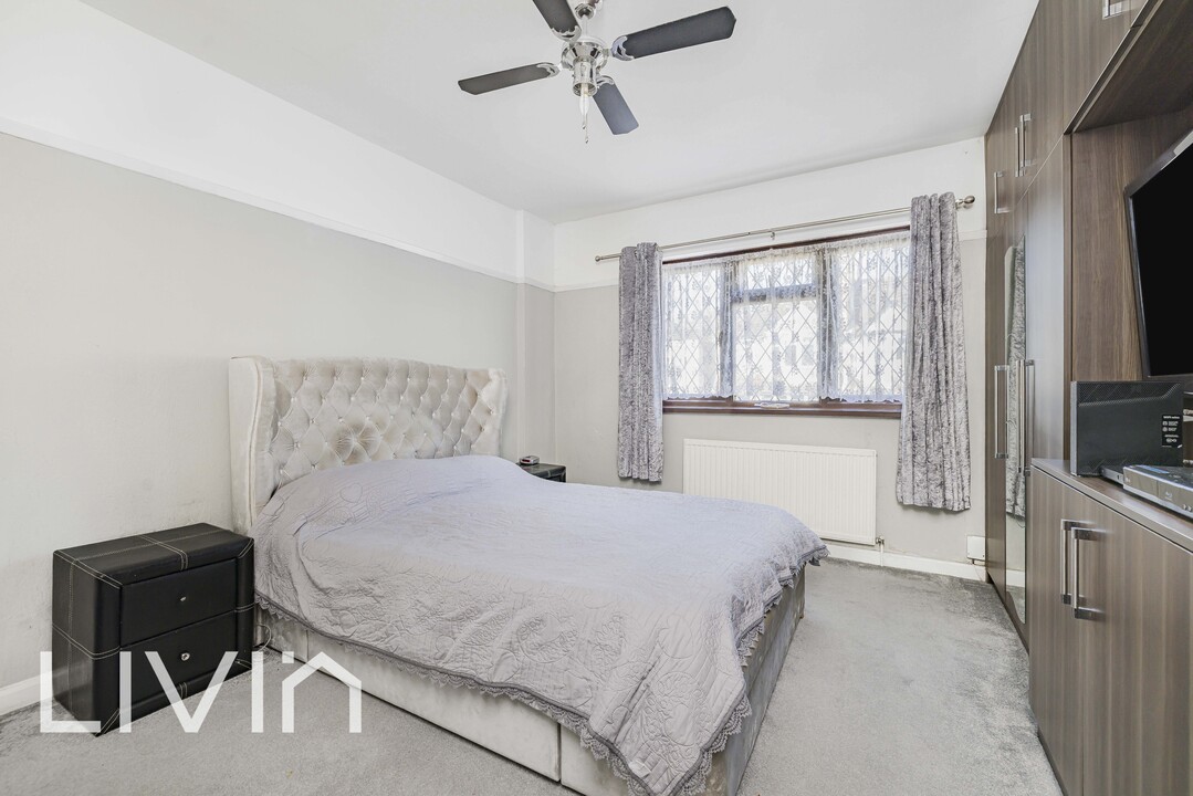 4 bed terraced house for sale in Falkland Park Avenue, London  - Property Image 10