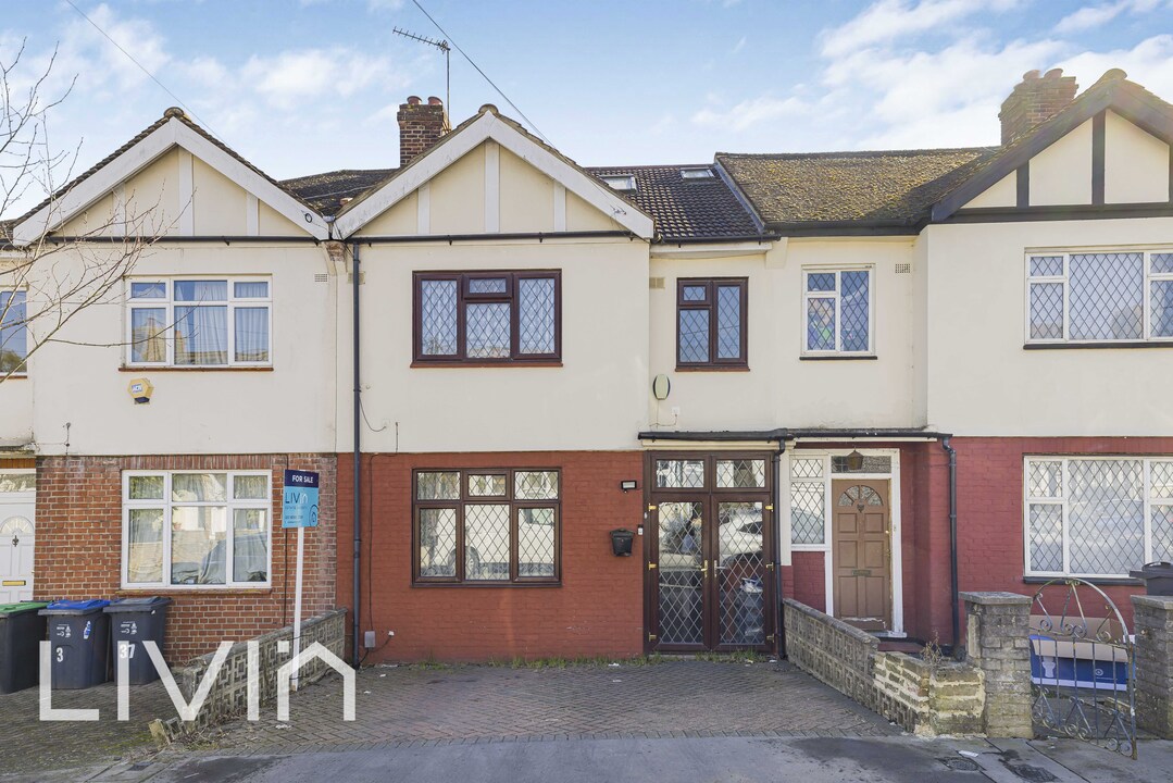 4 bed terraced house for sale in Falkland Park Avenue, London  - Property Image 1