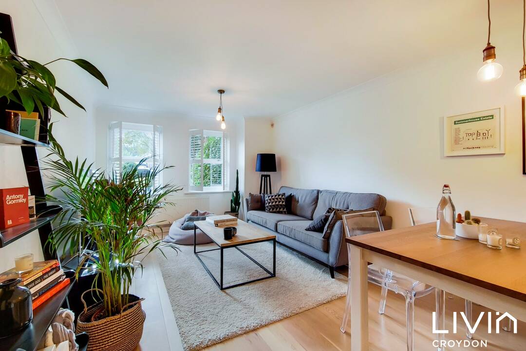 1 bed apartment for sale in 2 Ward Close, South Croydon - Property Image 1